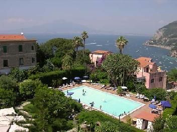 Aequa Hotel Вико Екуензе Екстериор снимка